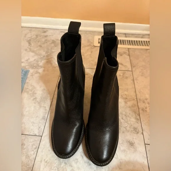 Tory Burch Carson Lug Sole Ankle Boots in Perfect Black - Picture 8 of 12